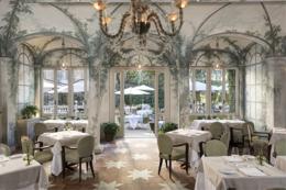 Le Jardin de Russie at dinner