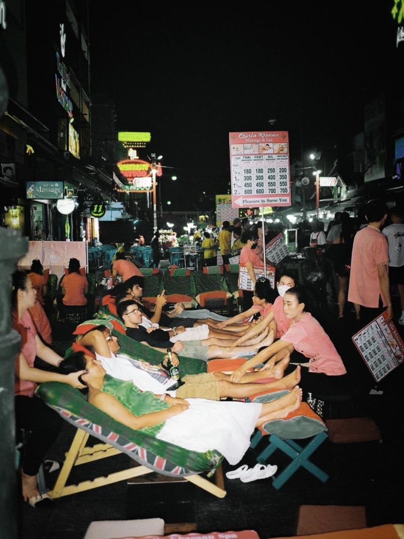 Street massage on Khao San Road at night, Bangkok