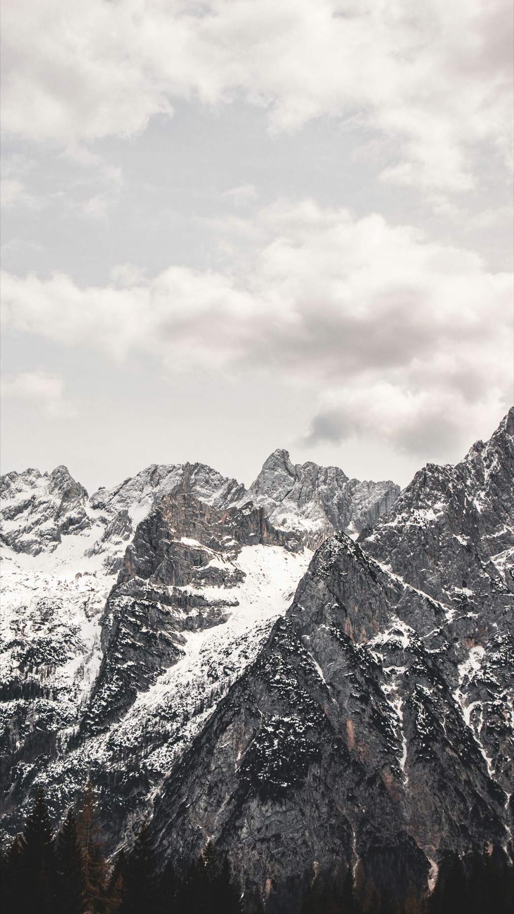 Seceda ridge at sunrise