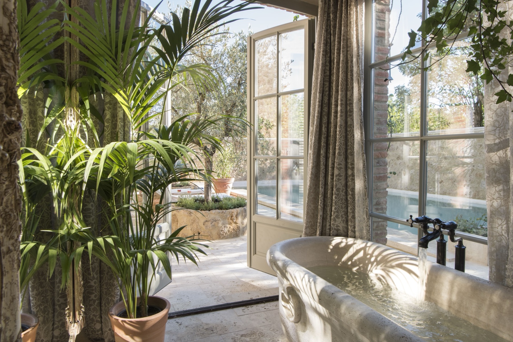 La Casa dei Fiori Bianchi pool house
